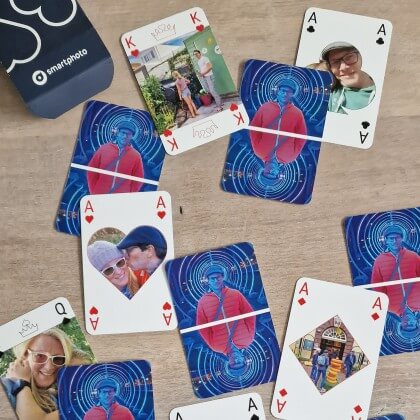 Op zoek naar een leuk persoonlijk cadeau? Geef deze toffe speelkaarten, met allemaal eigen foto's.