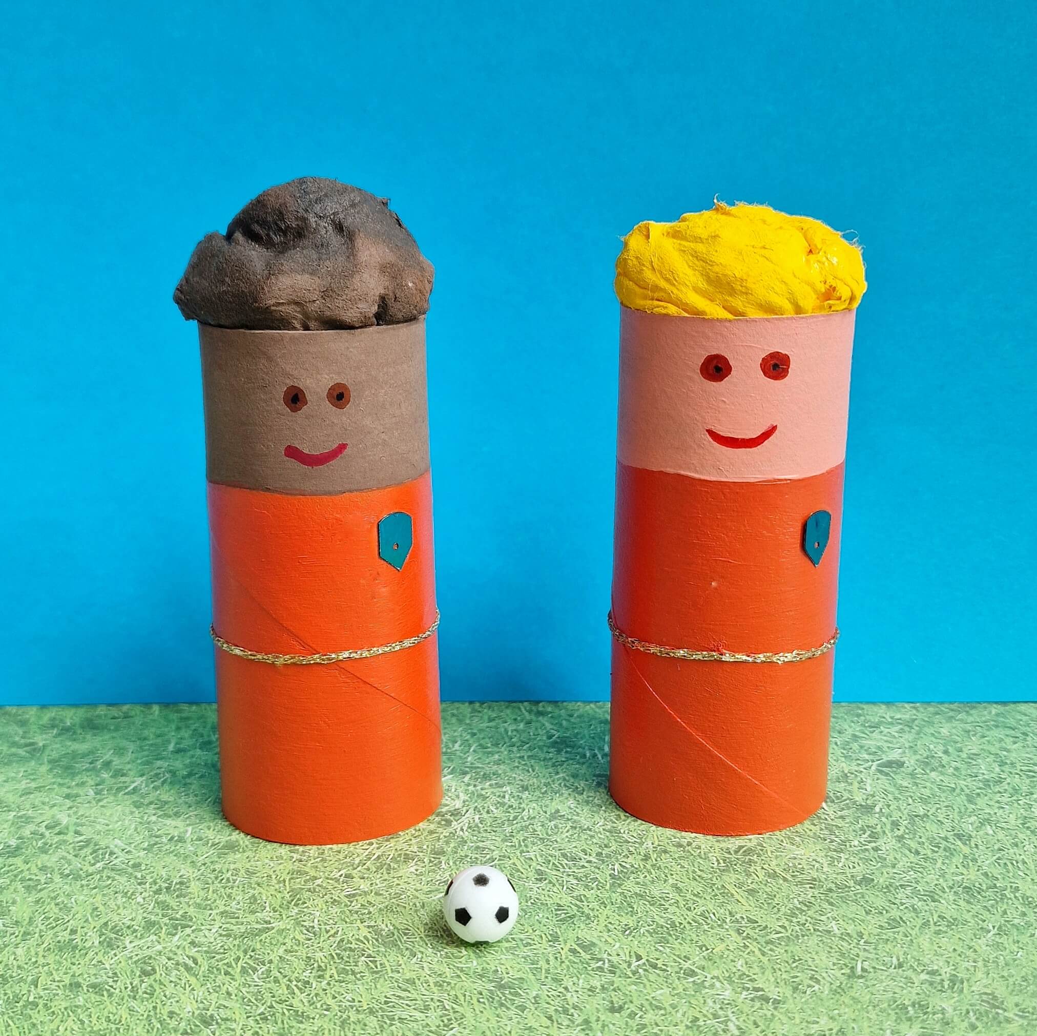 Knutselen voor EK of WK voetbal: leuke ideeën voor oranje. Op zoek naar leuke ideeën om te knutselen voor het EK of WK voetbal? Hier vind je knutsel tips voor voetbal, Oranje en het Nederlands elftal.