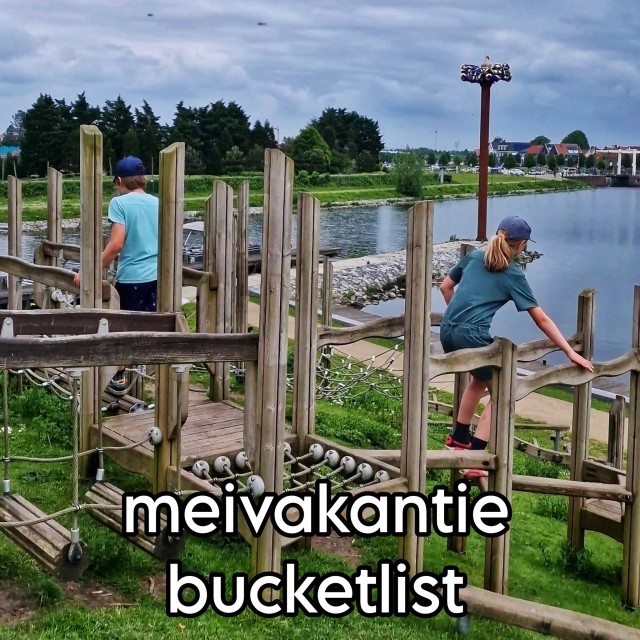 Onze meivakantie kids bucketlist: leuke activiteiten voor kinderen. Hoera het is bijna meivakantie, dus het is weer tijd voor een bucketlist vol leuke activiteiten voor kinderen! Wij maakten een lijst met leuke ideeën om deze vakantie te doen. Met ideeën voor peuters, kleuters, grotere kinderen en tieners. En voor mooi weer, maar ook voor slecht weer.