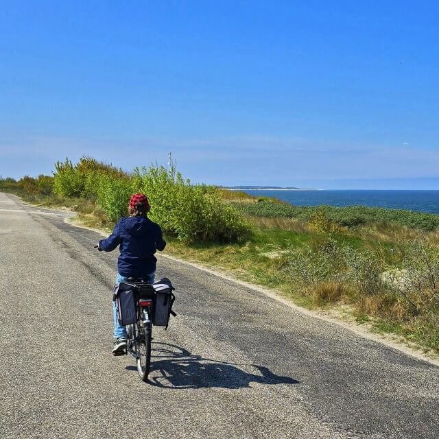 Roompot Water Village en Beach Resort in Kamperland: een review. Op het park kun je ook fietsen en e-bikes huren, waaronder bakfietsen.