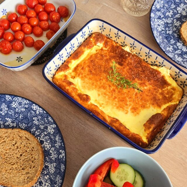101 gezonde kindvriendelijke recepten: baby, peuter, kleuter & kind. Zoals een omelet of gebakken ei de oven: lekker en makkelijk.