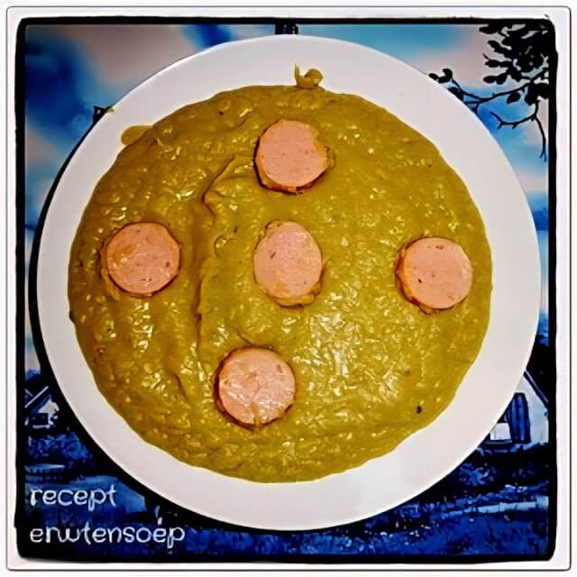 Op een koude herfstdag maken we dit recept voor erwtensoep, want nu mag het weer.