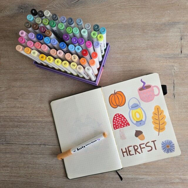 Acrylmarkers oftewel verfmarkers zijn heel fijn om te tekenen, omdat je laagjes in verschillende kleuren over elkaar heen kunt zetten. Dat geeft een mooi effect en bovendien kun je foutjes corrigeren.