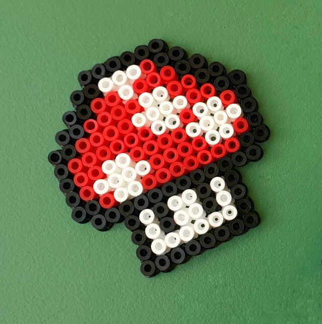 OK, dit is eigenlijk Power Up van Super Mario. Maar het is ook gewoon een leuke paddestoel van strijkkralen. 