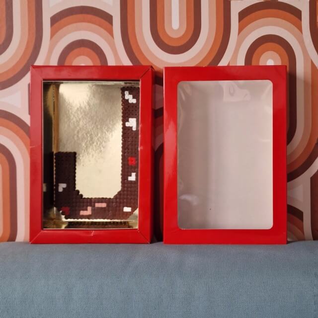 Heel veel voorbeelden om te knutselen met strijkkralen. Zoals je eigen chocoladeletter voor Sinterklaas knutselen. 