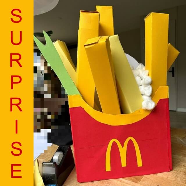 Sinterklaas surprise maken: 100 leuke ideeën om te knutselen. De dochter van Hanna maakte deze McDonald's friet surprise in groep 5. Heel leuk voor McDonald's fans!