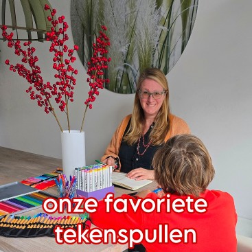 Onze favoriete tekenspullen voor kinderen, tieners en volwassenen. Tekenen wordt veel leuker met echte mooie tekenspullen. Dit zijn onze favoriete tekenspullen voor kinderen, tieners en volwassenen. Leuk als cadeau voor verjaardag, Sinterklaas of kerst.