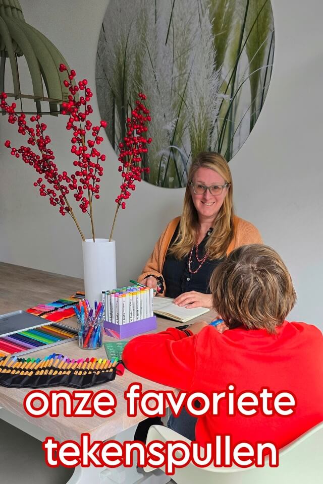 Onze favoriete tekenspullen voor kinderen, tieners en volwassenen. Tekenen wordt veel leuker met echte mooie tekenspullen. Dit zijn onze favoriete tekenspullen voor kinderen, tieners en volwassenen. Leuk als cadeau voor verjaardag, Sinterklaas of kerst.