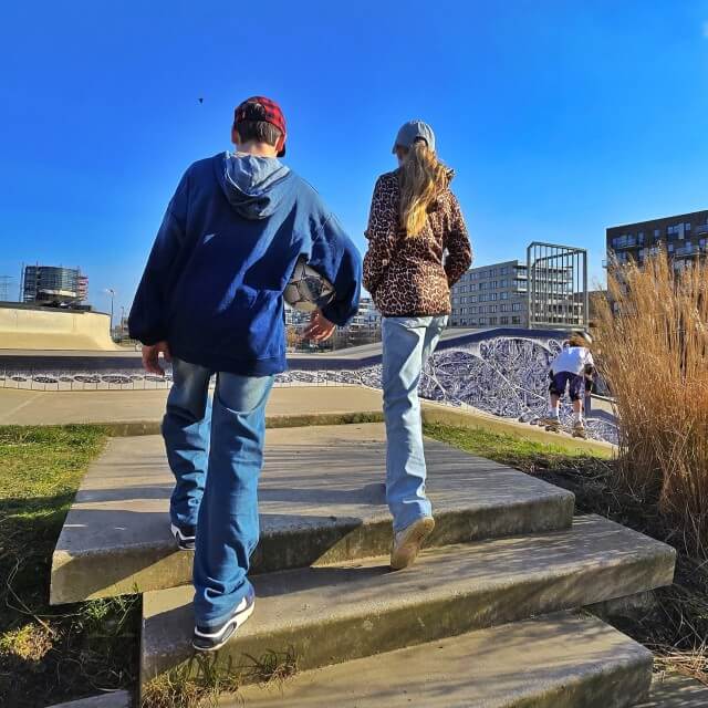 Onze kids bucketlist voor de meivakantie: leuke activiteiten voor kinderen. Met deze buitenactiviteiten zorg je dat oudere kinderen en tieners lekker naar buiten gaan. Er zijn sportieve activiteiten, maar ook heel veel andere activiteiten.